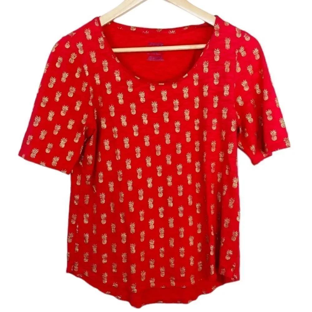 Chico’s red gold pineapple ultimate tee size small